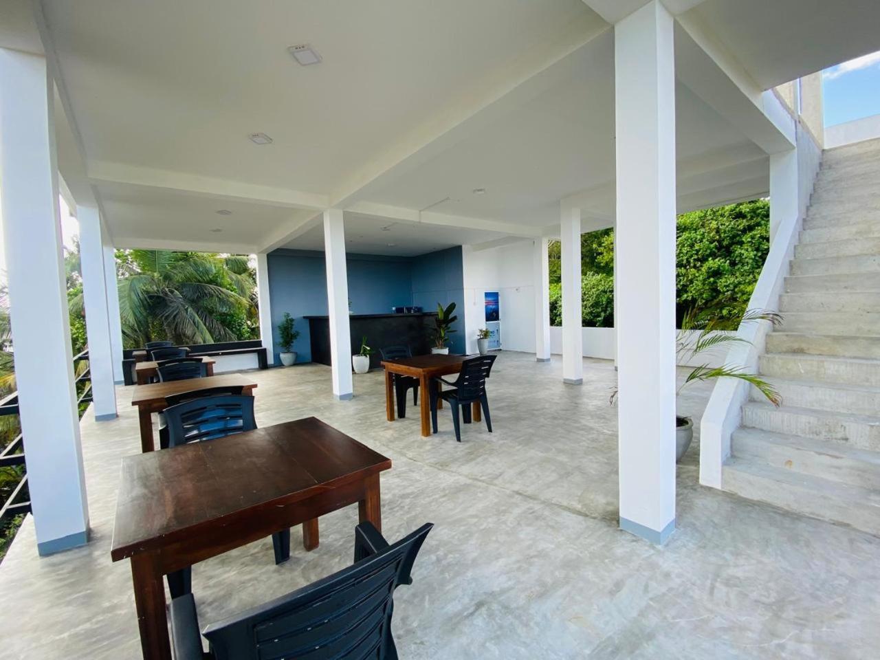The Wave'S Guest House Mirissa Εξωτερικό φωτογραφία