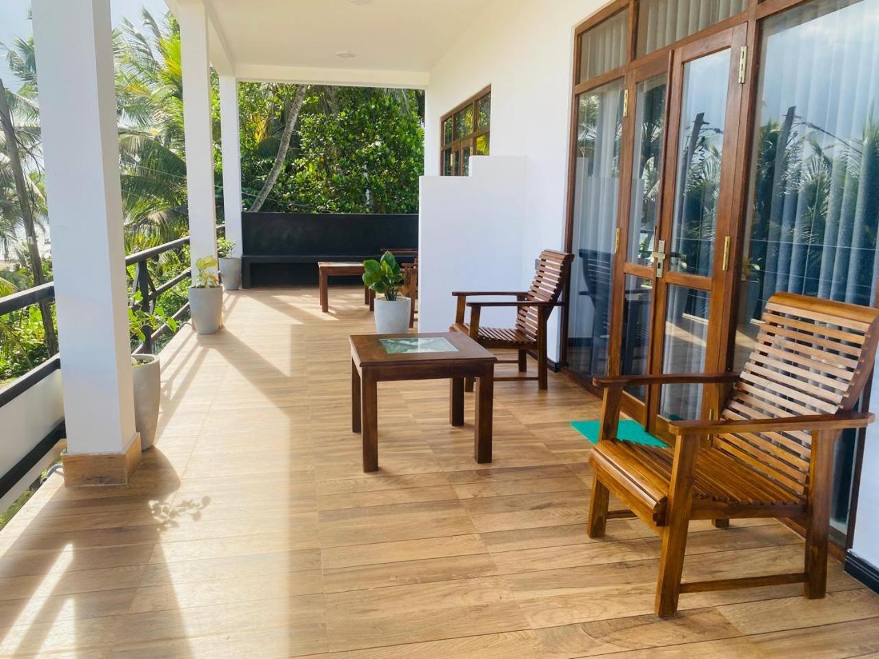 The Wave'S Guest House Mirissa Εξωτερικό φωτογραφία