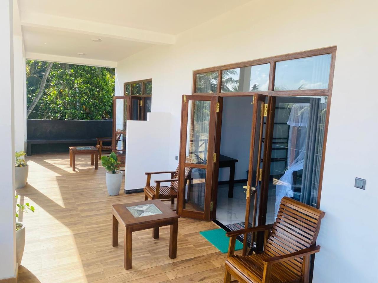 The Wave'S Guest House Mirissa Εξωτερικό φωτογραφία