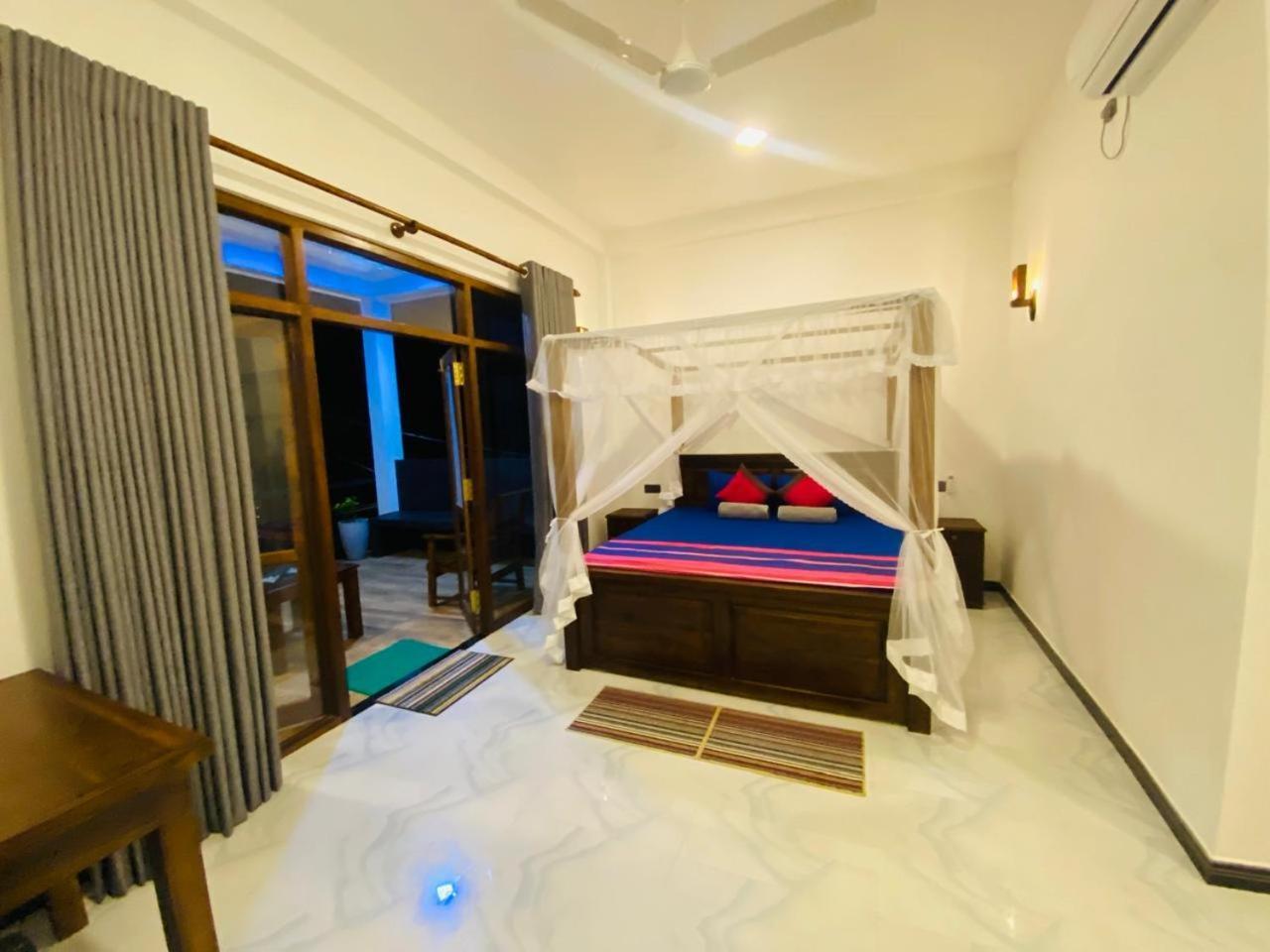 The Wave'S Guest House Mirissa Εξωτερικό φωτογραφία