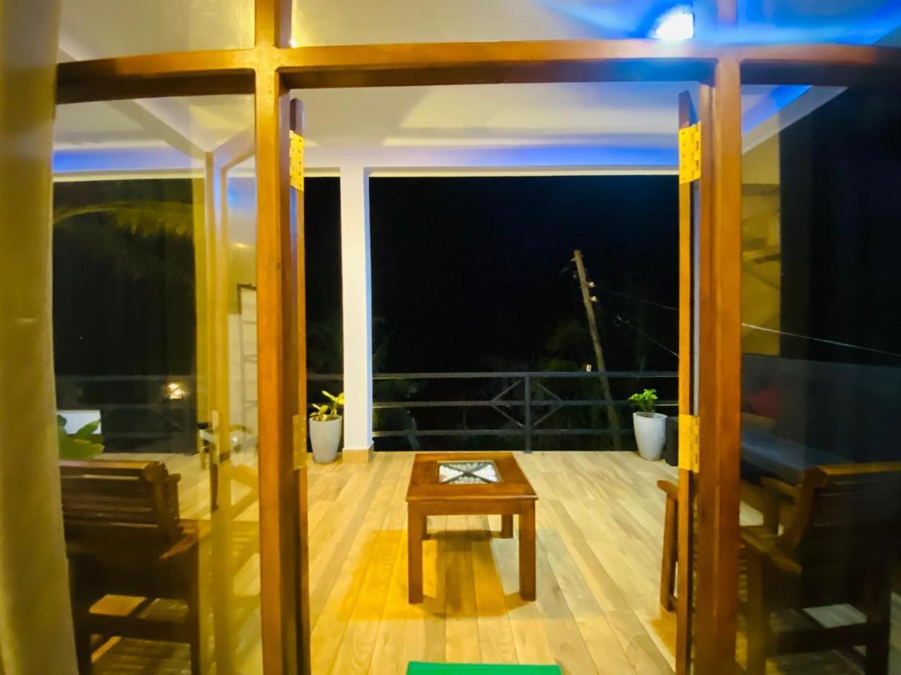The Wave'S Guest House Mirissa Εξωτερικό φωτογραφία