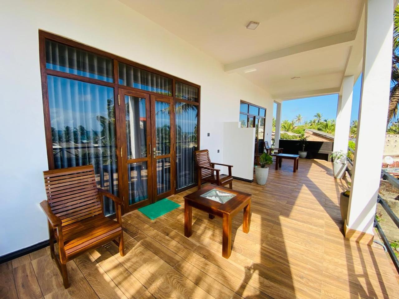 The Wave'S Guest House Mirissa Εξωτερικό φωτογραφία