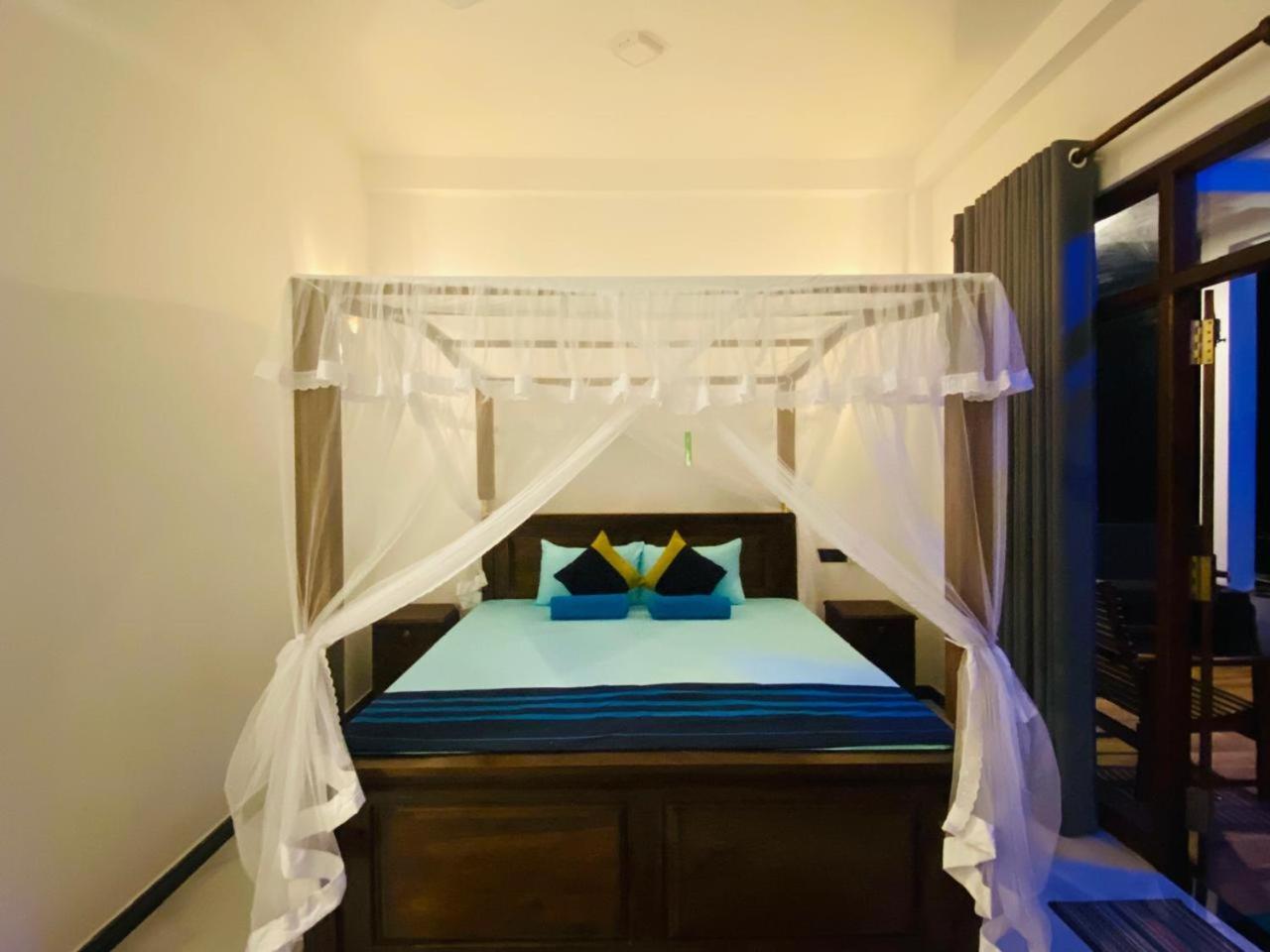 The Wave'S Guest House Mirissa Εξωτερικό φωτογραφία