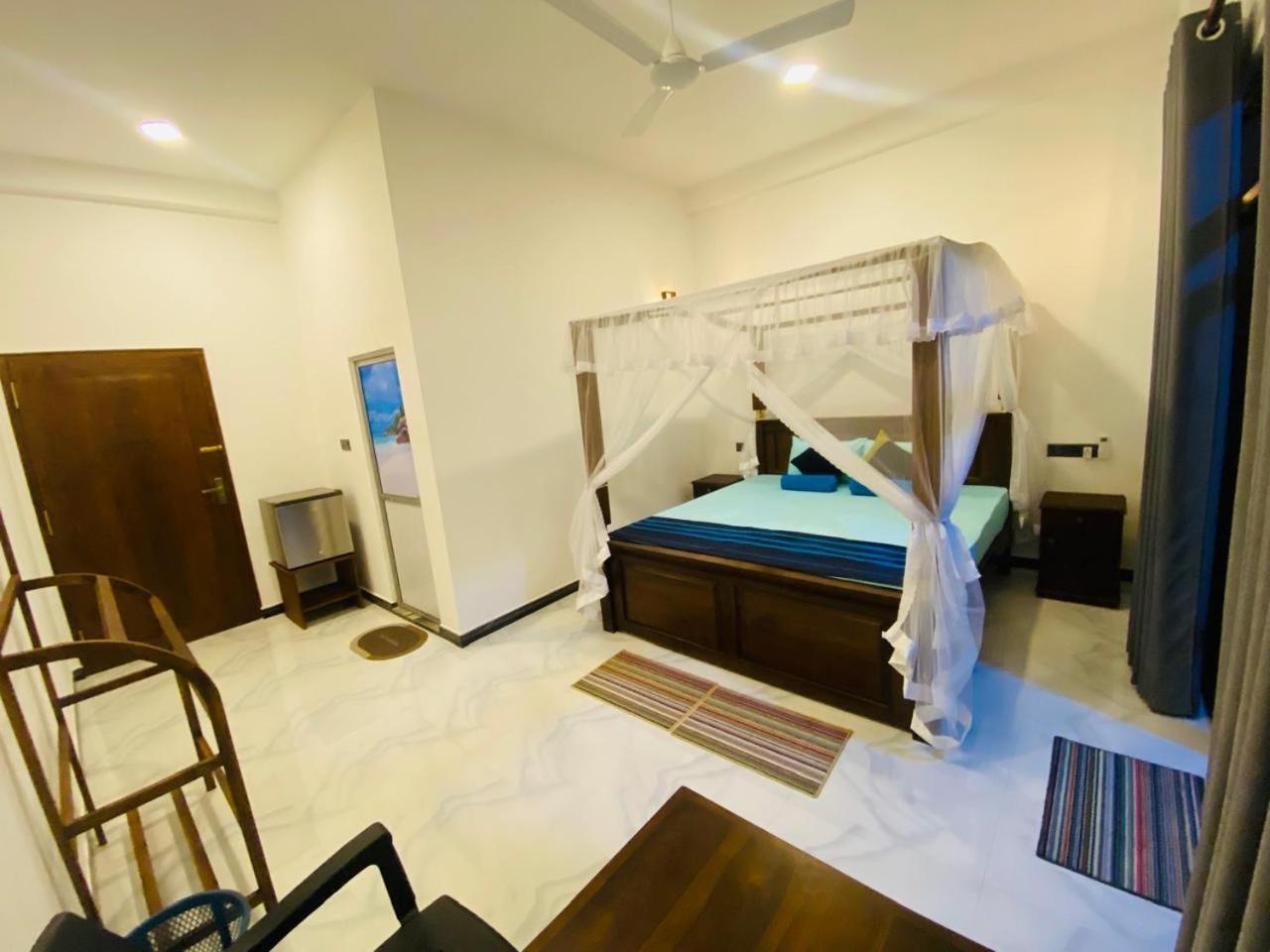 The Wave'S Guest House Mirissa Εξωτερικό φωτογραφία