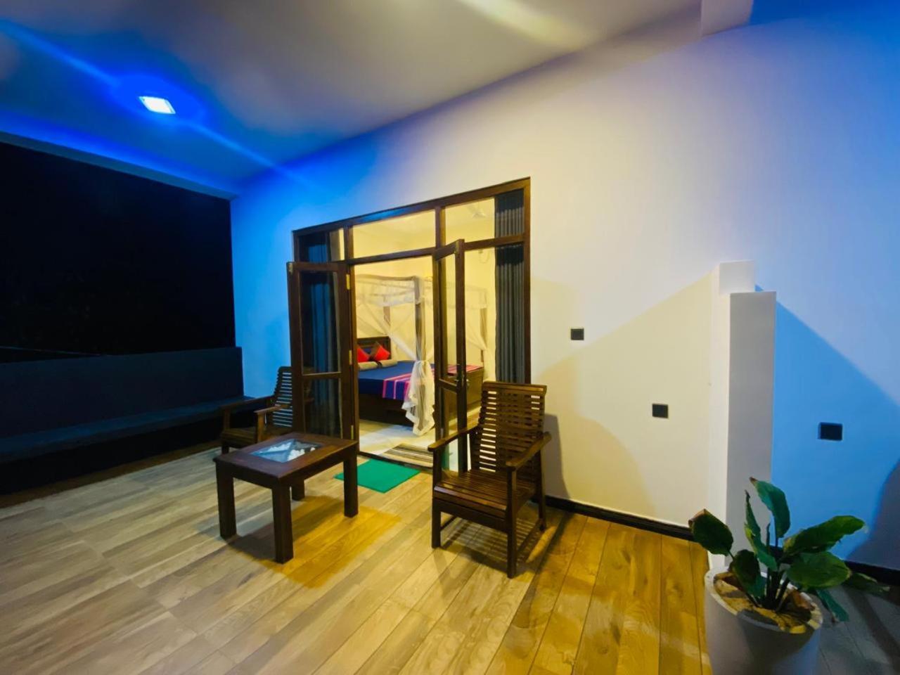The Wave'S Guest House Mirissa Εξωτερικό φωτογραφία