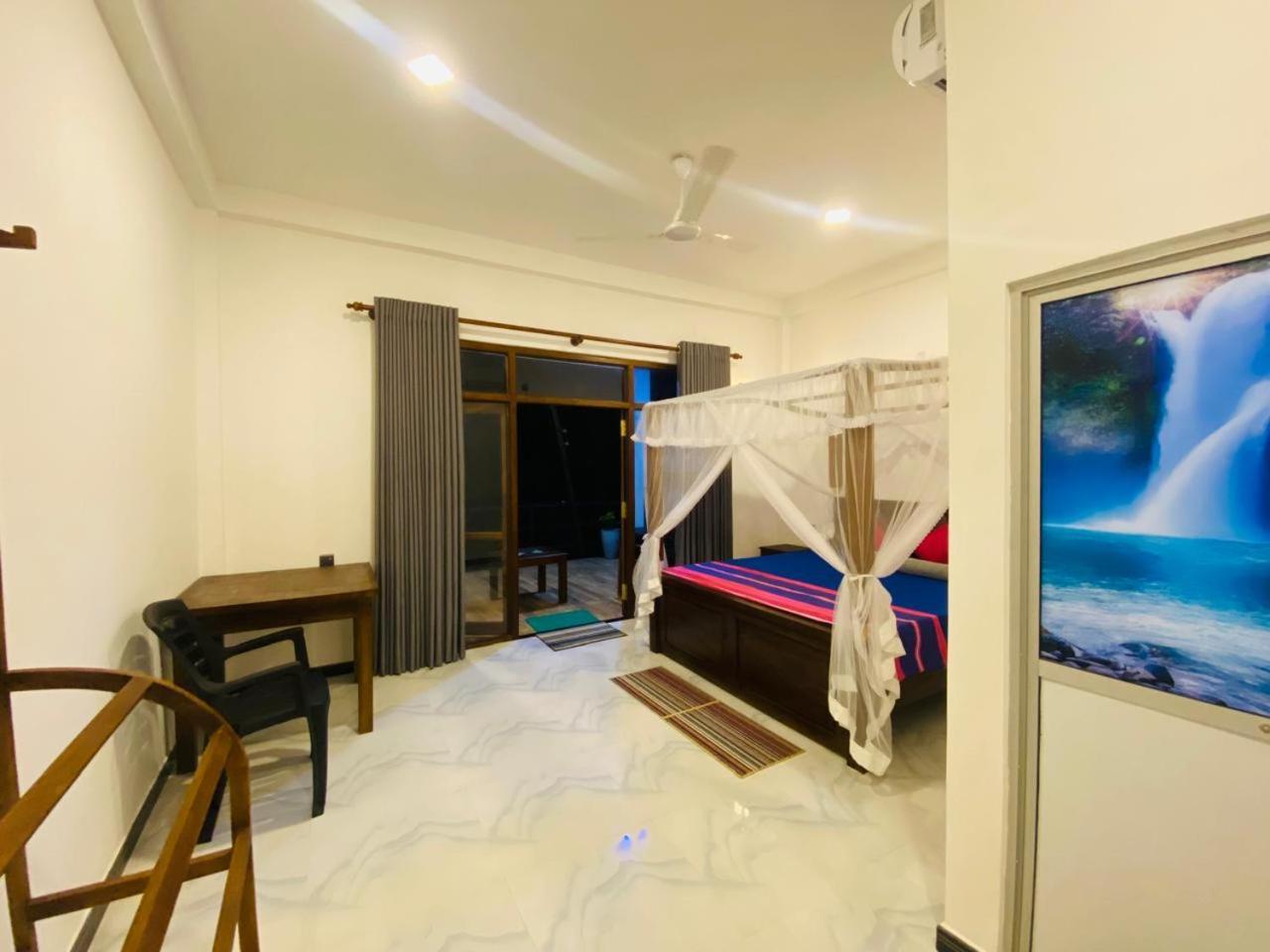 The Wave'S Guest House Mirissa Εξωτερικό φωτογραφία