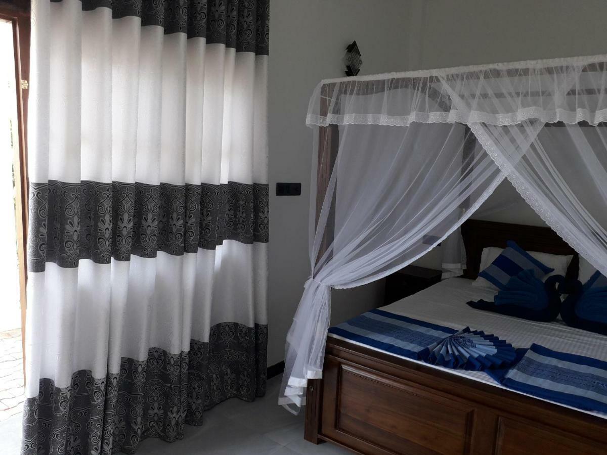 The Wave'S Guest House Mirissa Εξωτερικό φωτογραφία